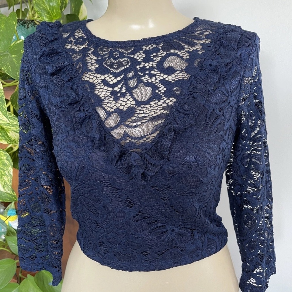 Women' Floral Stretch Lace Crop Top Size Small Lacy Back 3/4 Sleeve Ruffle Shirt